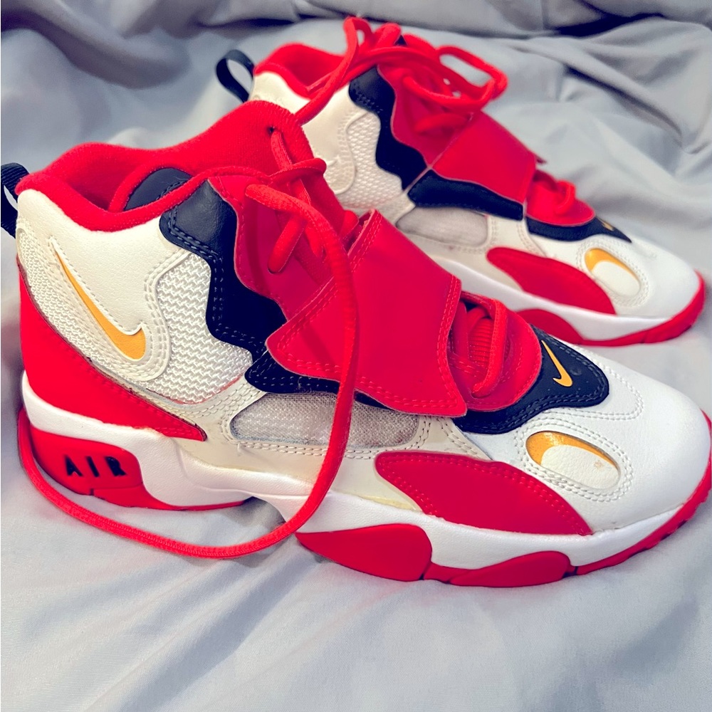 Nike basketball shoes 6.5 youth